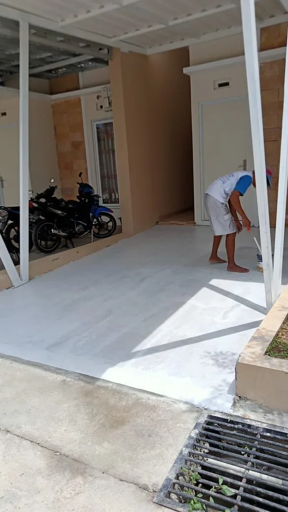 Construction: finishing the carport floor